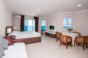 Open Sea Luxury Apartments
