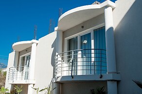 Open Sea Luxury Apartments