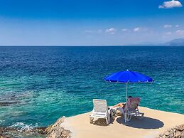 Open Sea Luxury Apartments