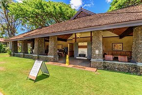 Aina Nalu D202 2 Bedroom Condo by Redawning