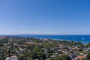 Aina Nalu D202 2 Bedroom Condo by Redawning