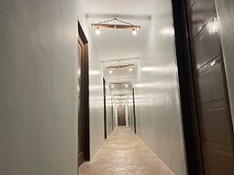 Outpost Hostel - Coron - Adults Only