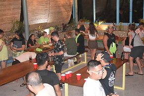 Outpost Hostel - Coron - Adults Only