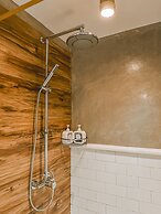 Outpost Hostel - Coron - Adults Only