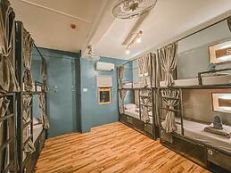 Outpost Hostel - Coron - Adults Only