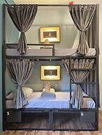 Outpost Hostel - Coron - Adults Only
