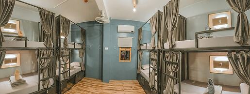 Outpost Hostel - Coron - Adults Only