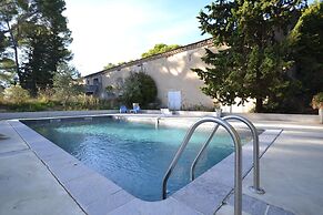 Flat in a Beautiful Building With Pool