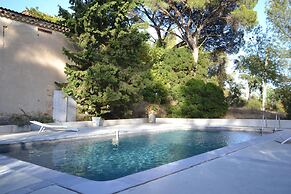 Flat in a Beautiful Building With Pool