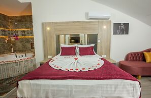 Elanis Suites