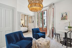 Tranquility with Garden & Heated Pool near King Street