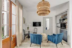 Tranquility with Garden & Heated Pool near King Street