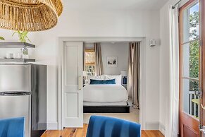 Tranquility with Garden & Heated Pool near King Street