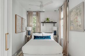 Tranquility with Garden & Heated Pool near King Street