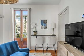 Tranquility with Garden & Heated Pool near King Street