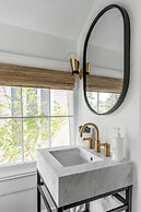 Cottage with Beautiful Garden and Heated Pool