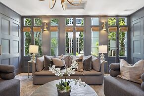 Cottage with Beautiful Garden and Heated Pool