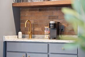 Cottage with Beautiful Garden and Heated Pool