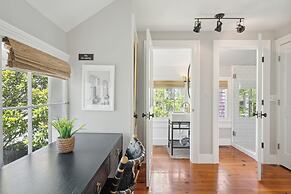 Cottage with Beautiful Garden and Heated Pool