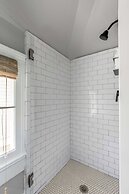 Cottage with Beautiful Garden and Heated Pool