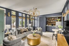 Cottage with Beautiful Garden and Heated Pool