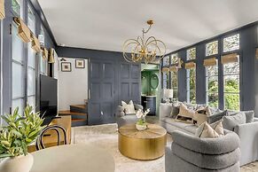 Cottage with Beautiful Garden and Heated Pool