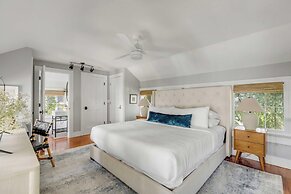 Cottage with Beautiful Garden and Heated Pool