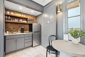 Cottage with Beautiful Garden and Heated Pool