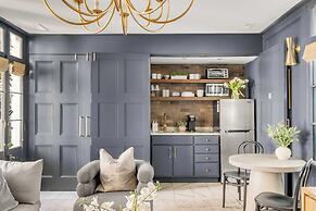 Cottage with Beautiful Garden and Heated Pool