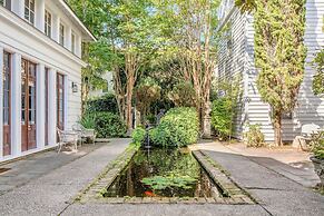 Cottage with Beautiful Garden and Heated Pool