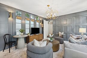 Cottage with Beautiful Garden and Heated Pool