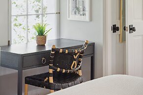 Cottage with Beautiful Garden and Heated Pool