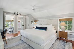 Cottage with Beautiful Garden and Heated Pool