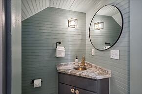 Cottage with Beautiful Garden and Heated Pool