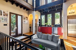 Perfect Location in Downtown Charleston