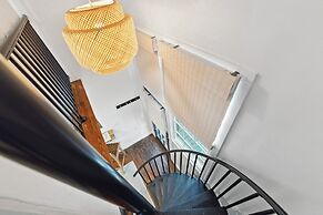 Perfect Location in Downtown Charleston