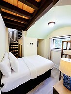 Perfect Location in Downtown Charleston