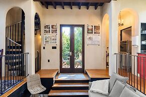 Perfect Location in Downtown Charleston