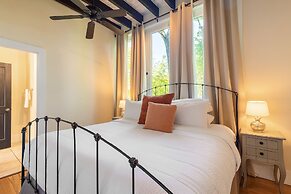 Perfect Location in Downtown Charleston