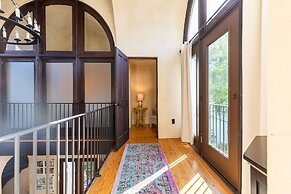 Perfect Location in Downtown Charleston