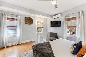 Spacious Apartment Downtown