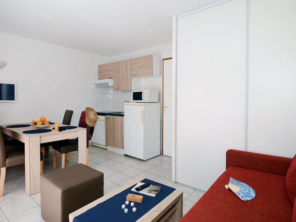 Apartment in Hilltop Setting