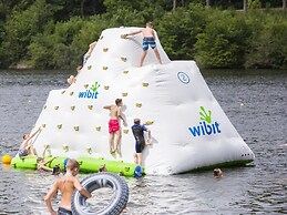 Detached Bungalow with Washing Machine near Lake