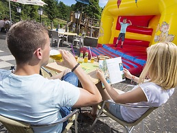 Detached Bungalow with Washing Machine near Lake