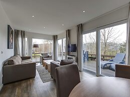 Detached Bungalow with Washing Machine near Lake