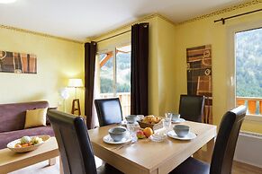 Chalet in Isola With Scenic Views
