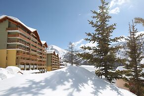 Chalet in Isola With Scenic Views
