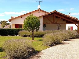 Luxury Vasles Family Villa With Pool