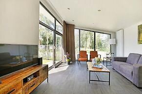 Modern Chalet With Nice Sliding Doors Near Lochem