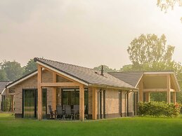 Attractive Bungalow with Covered Terrace near Veluwe